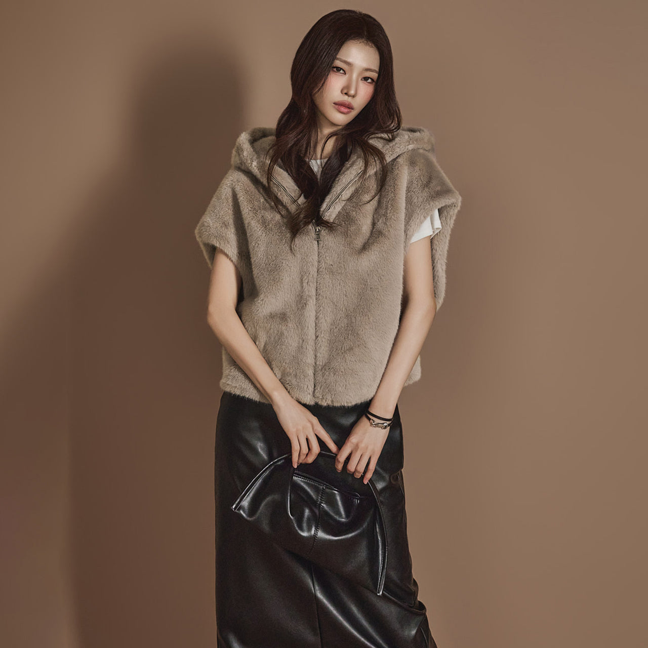 J2439 人造毛皮连帽拉链