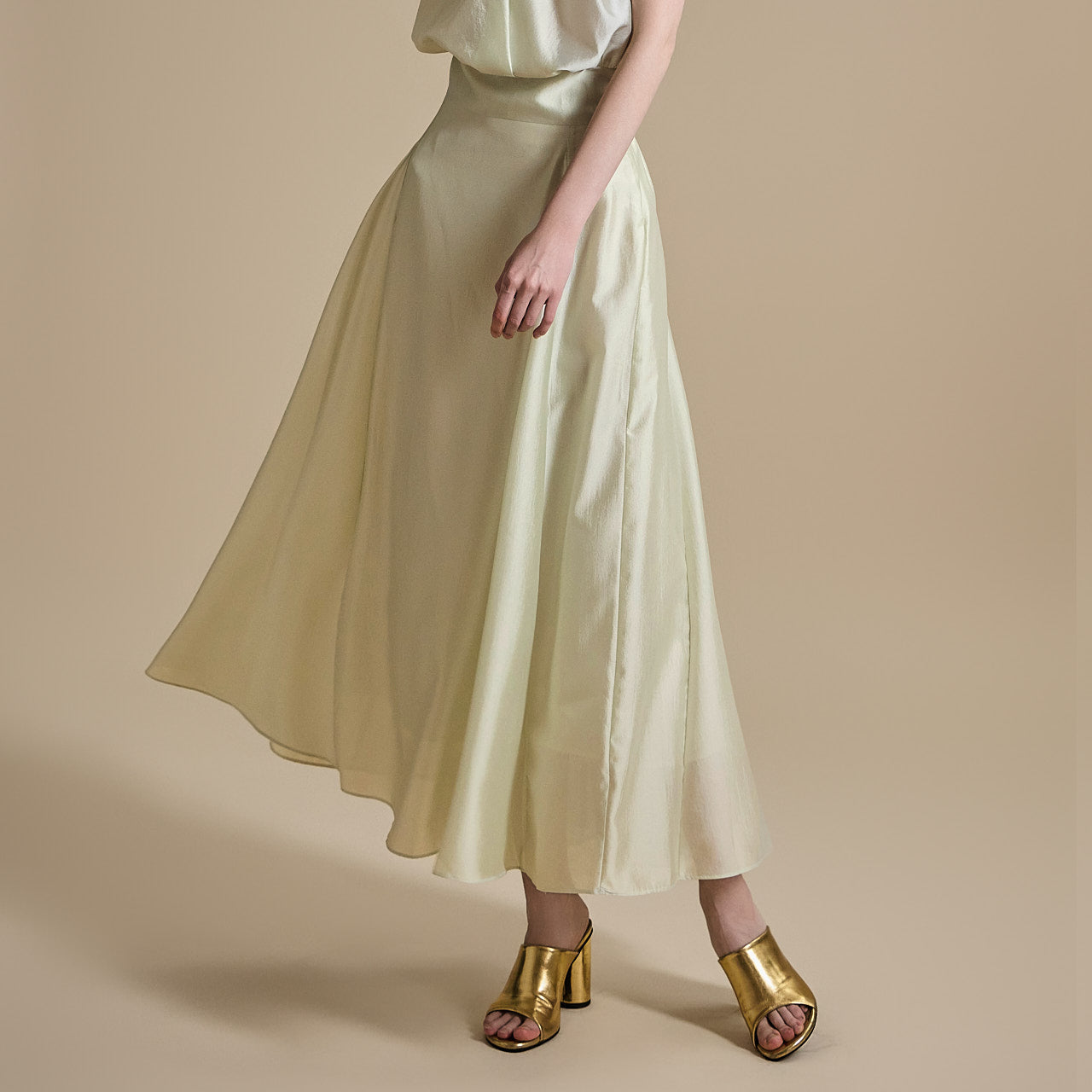 SK2768 缎面裙