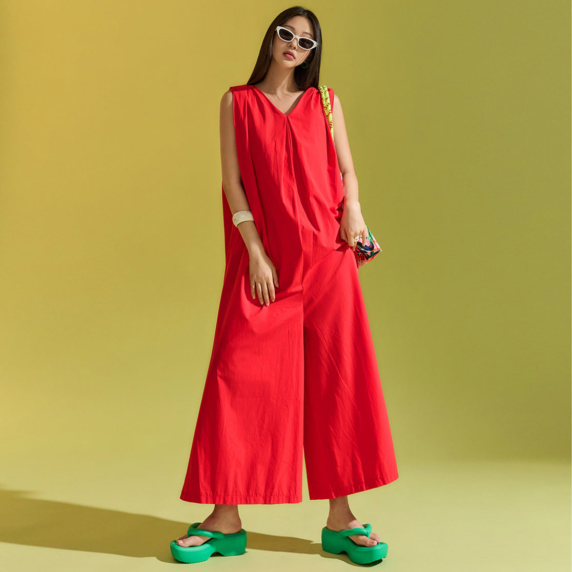 JS001 V-neckline Sleeveless Jumpsuit