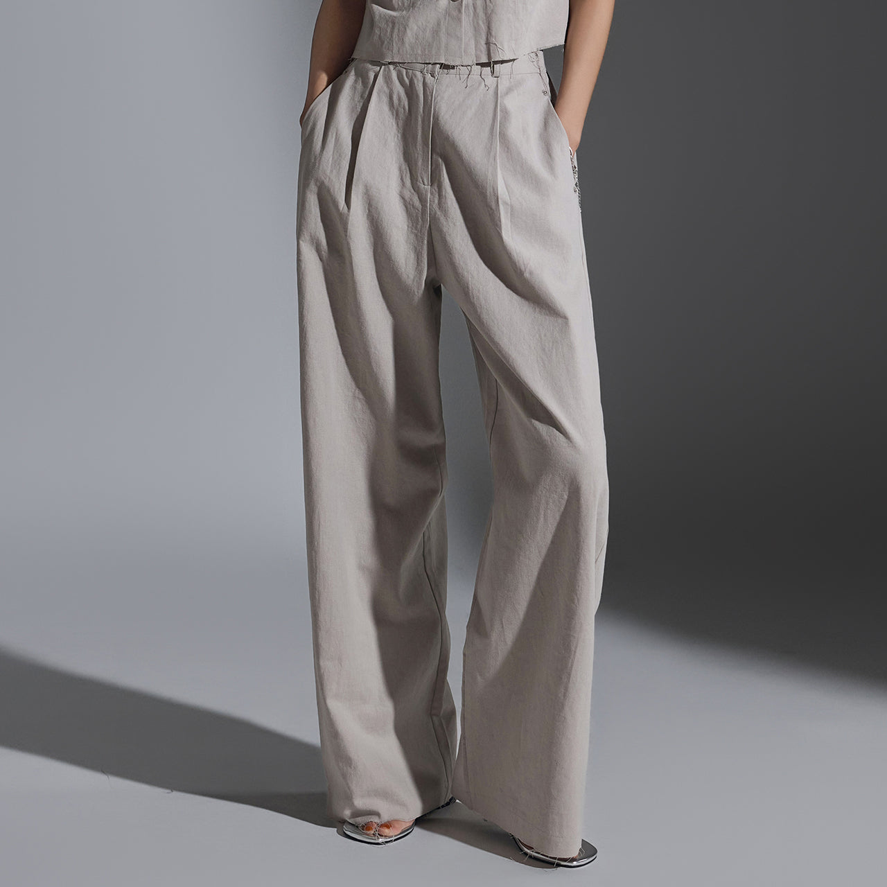 P3157 ピンタックチノパンツ