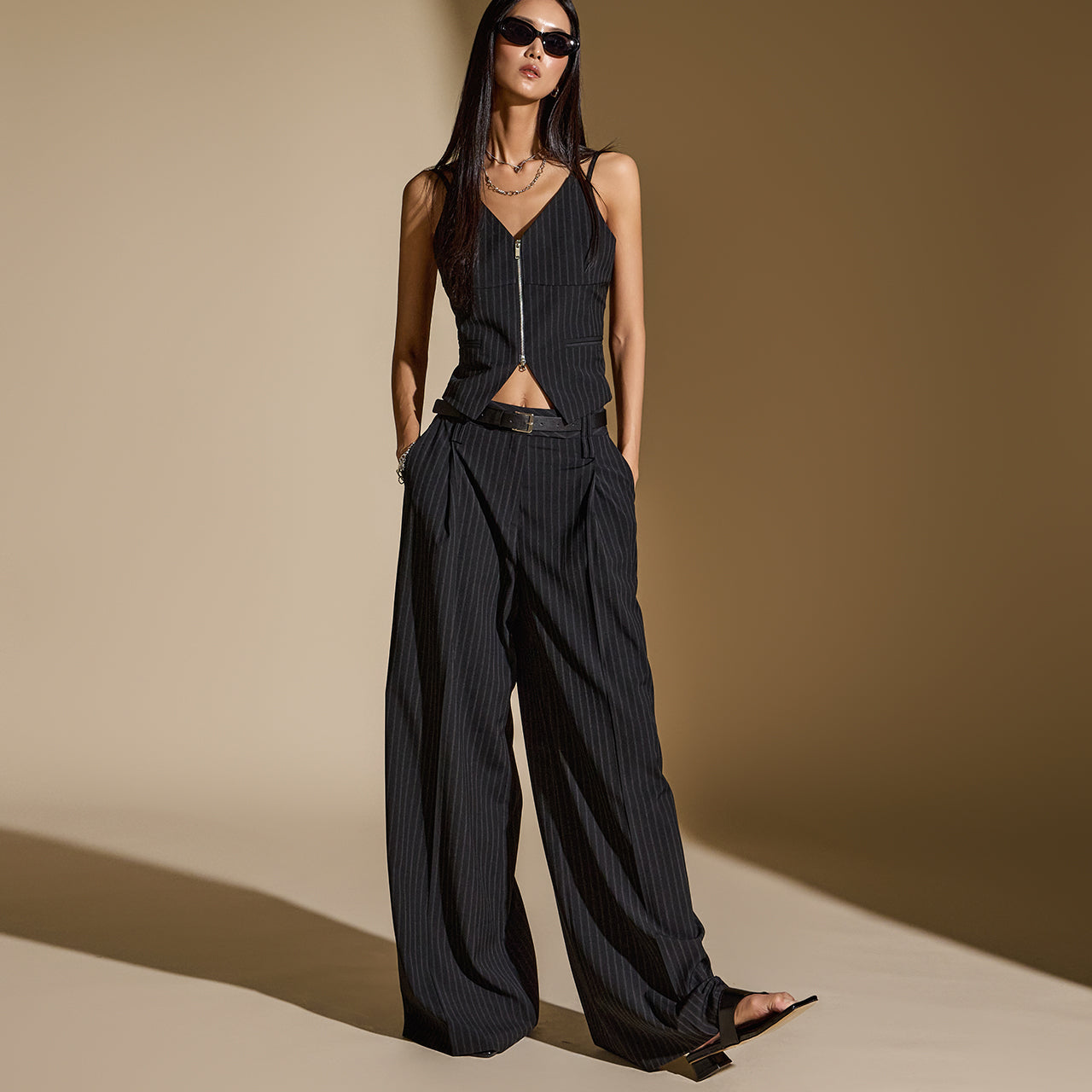 P3234 ベルト付きスラックス