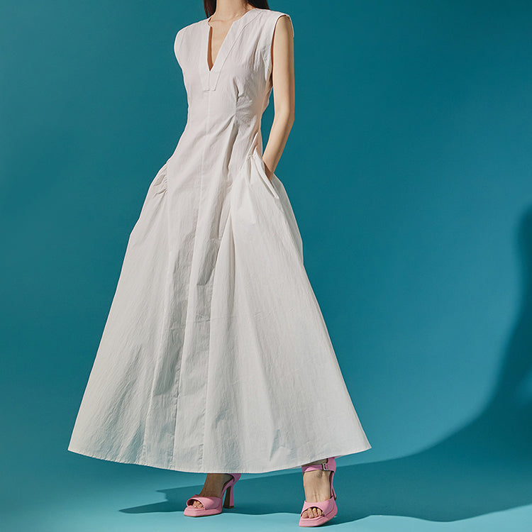 D4671 Vネックラインフレアドレス