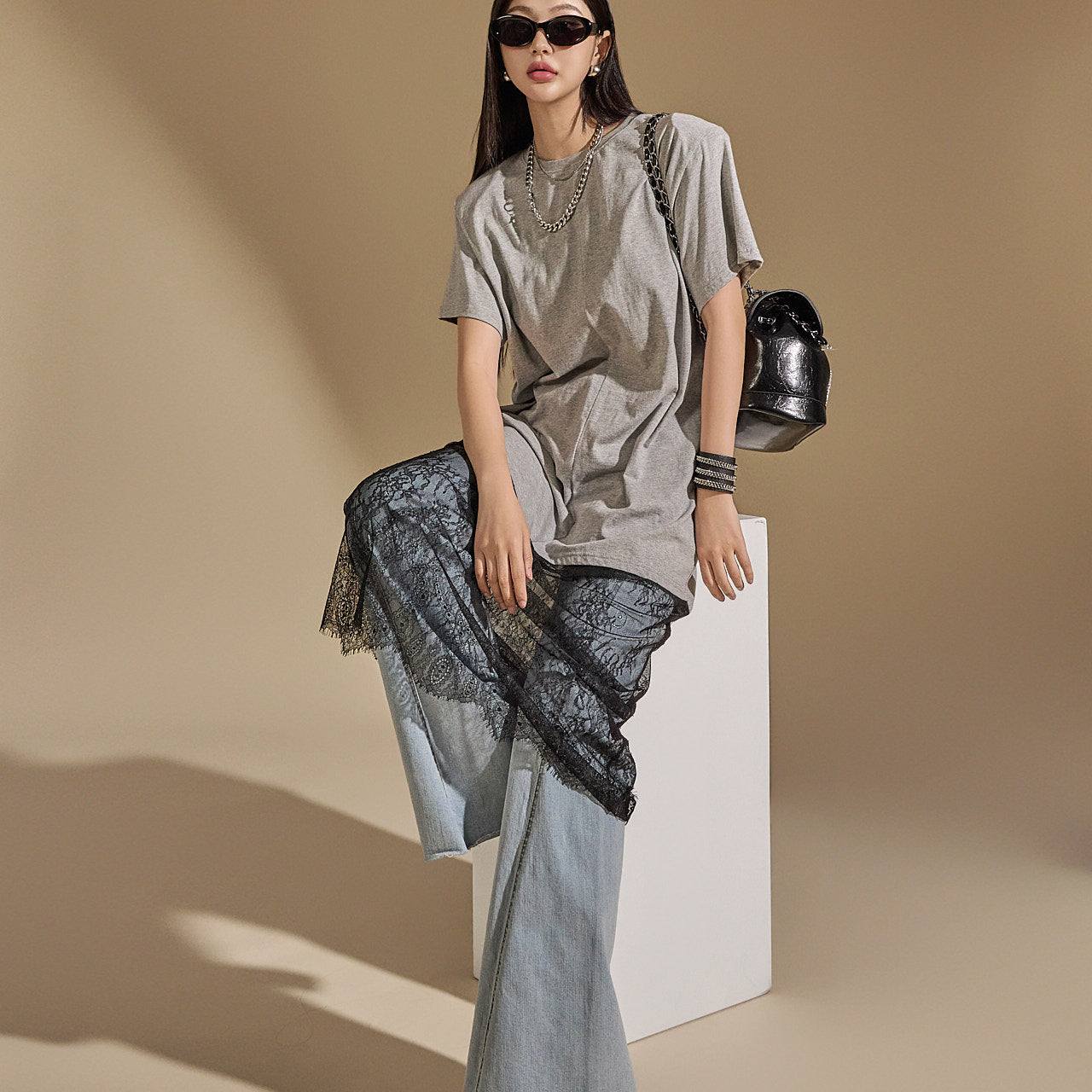 D5037 Slit Lace Dress