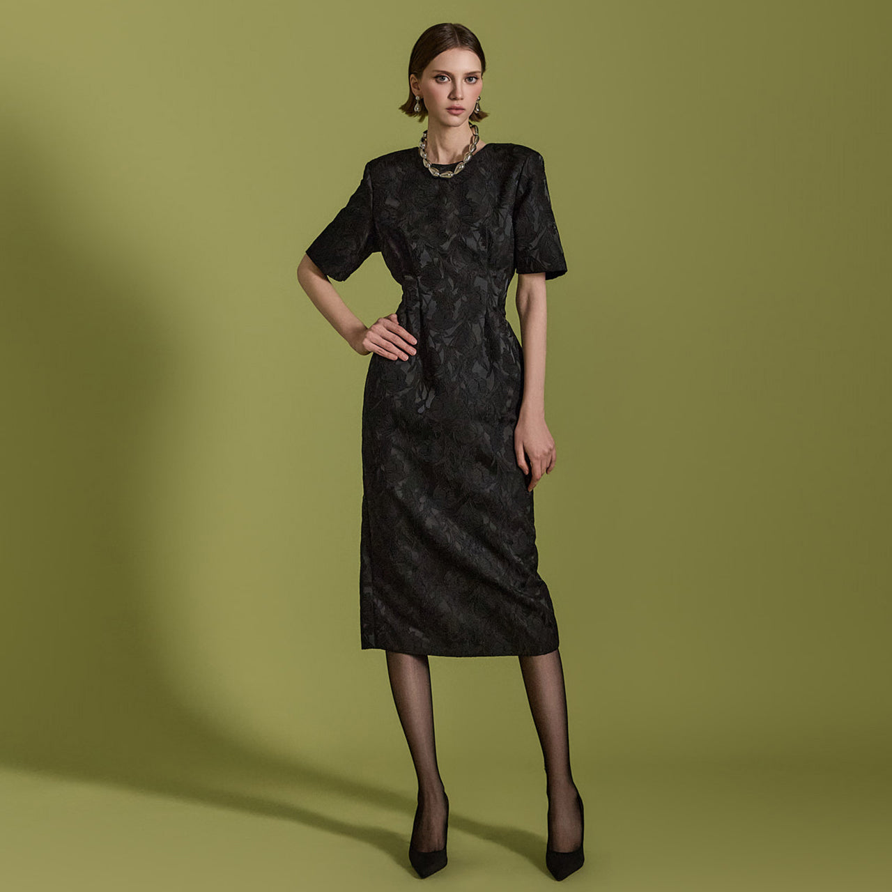 D5150 フラワー刺繍ワンピース