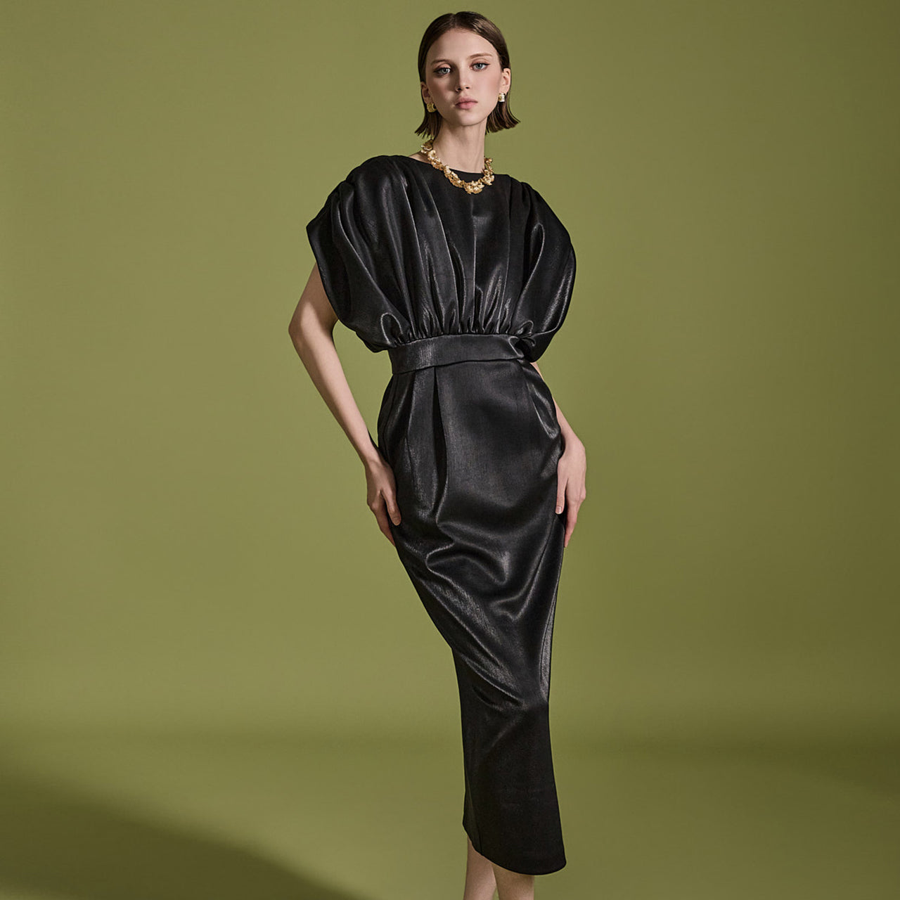 D9509 レザーピンタックシャーリングワンピース