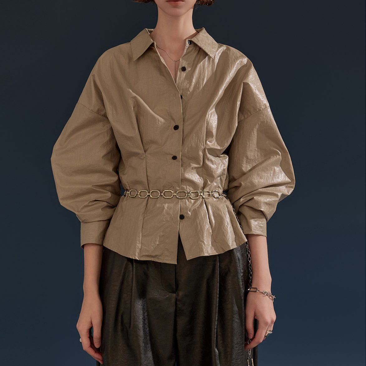 S566 光沢ピンタックシャツ