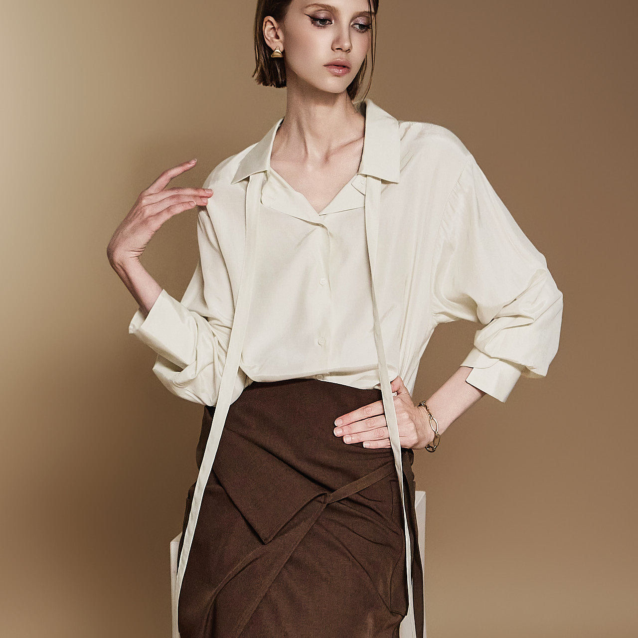 B3006 ストラップシャツブラウス