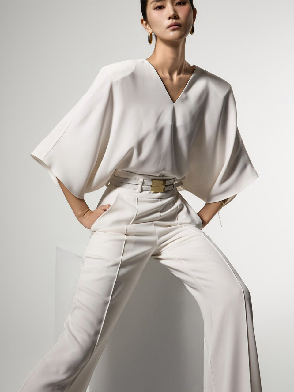 B3175 Vネックラグランブラウス