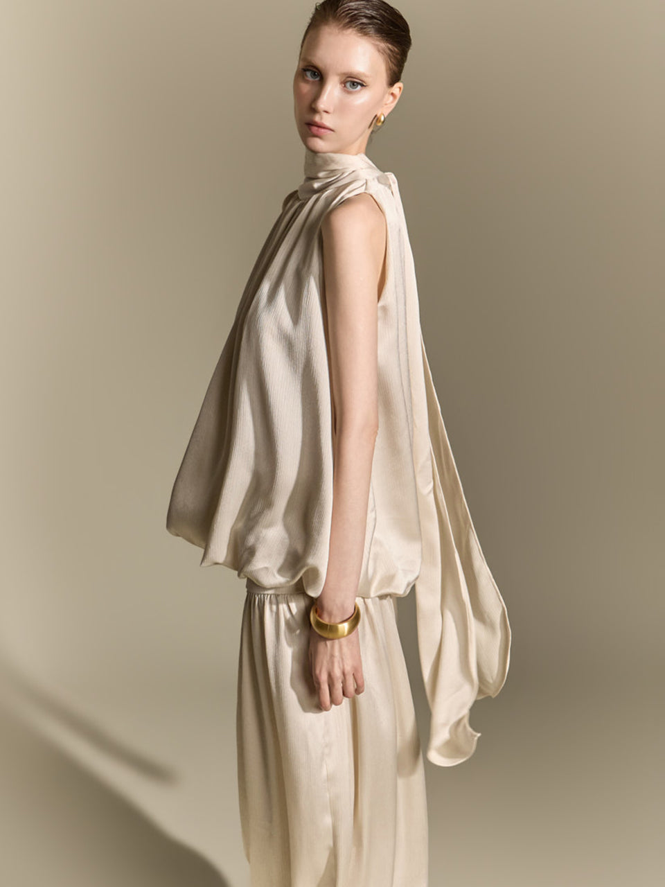 B9226 Scarf Halter Blouse