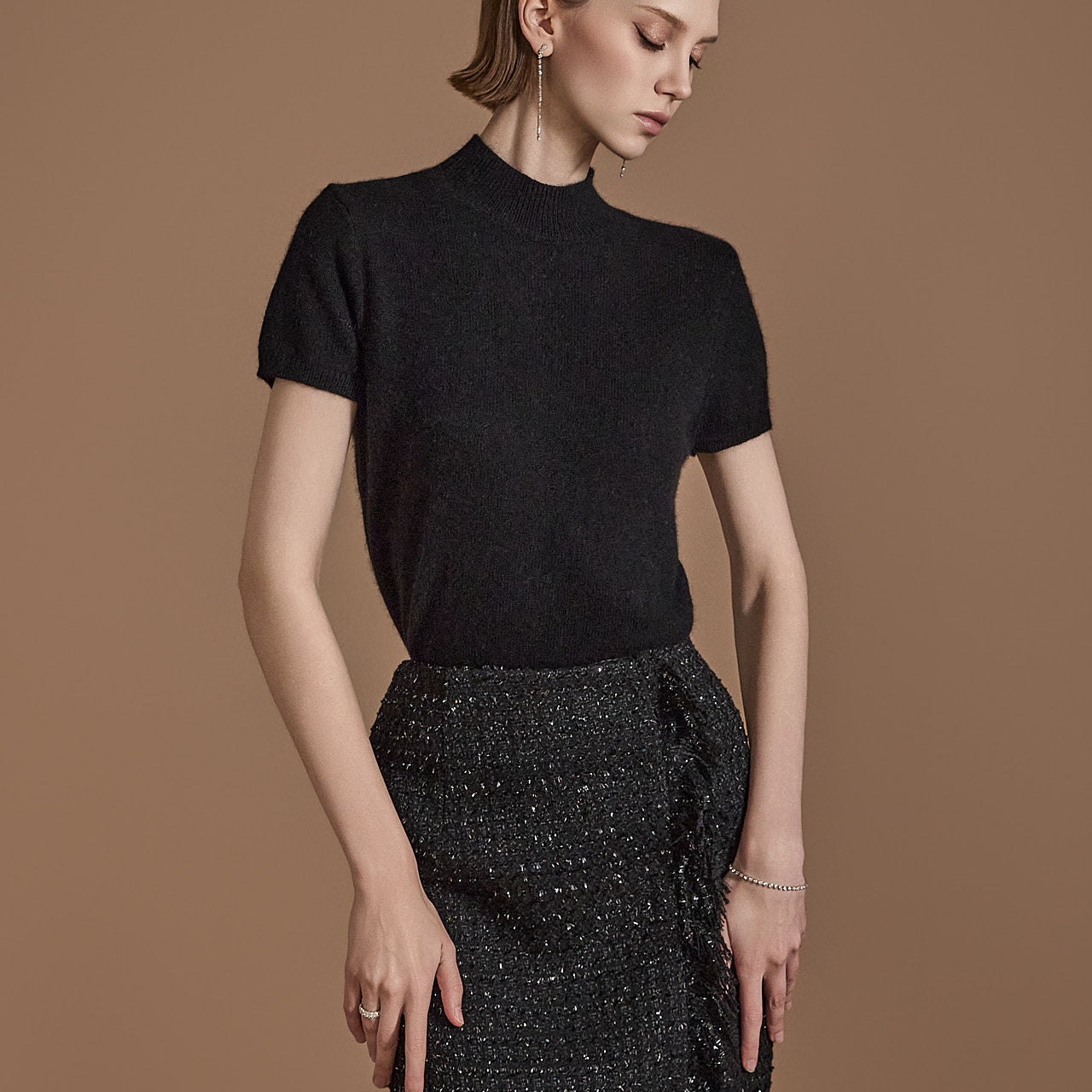 E3574 モックネックニット