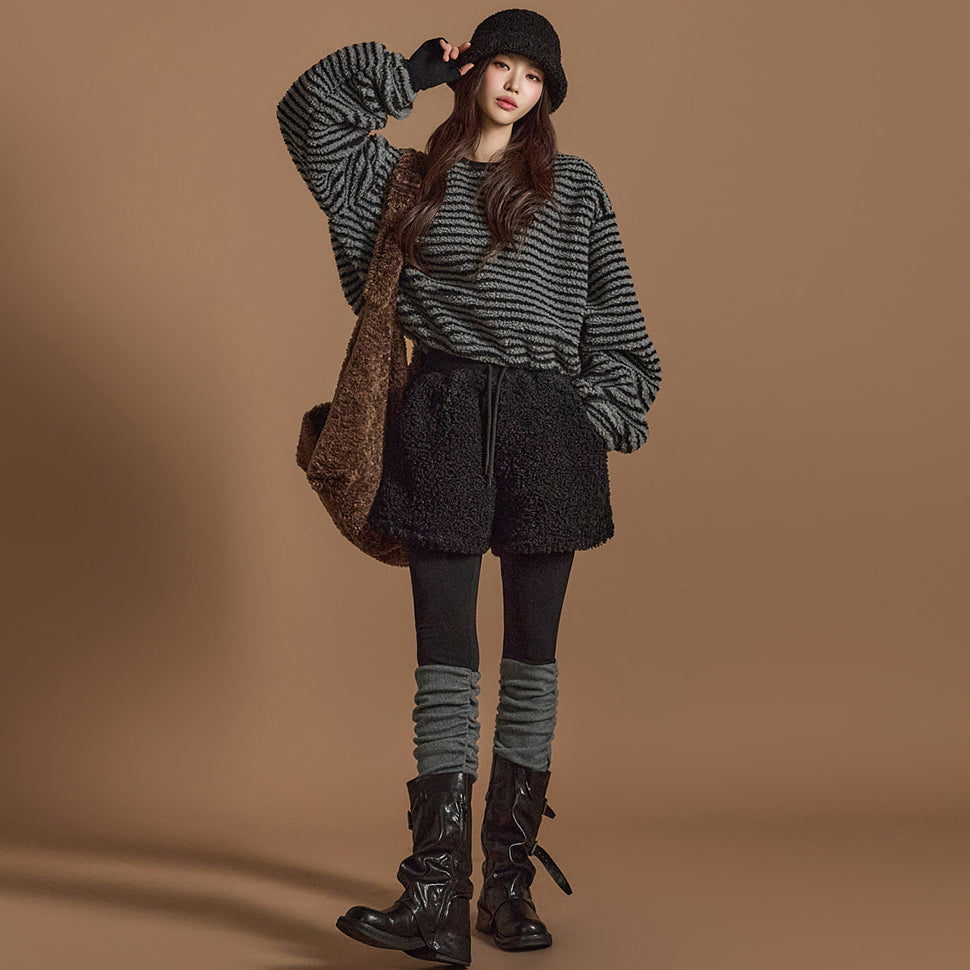 E3661 Bouclé Sweatshirt