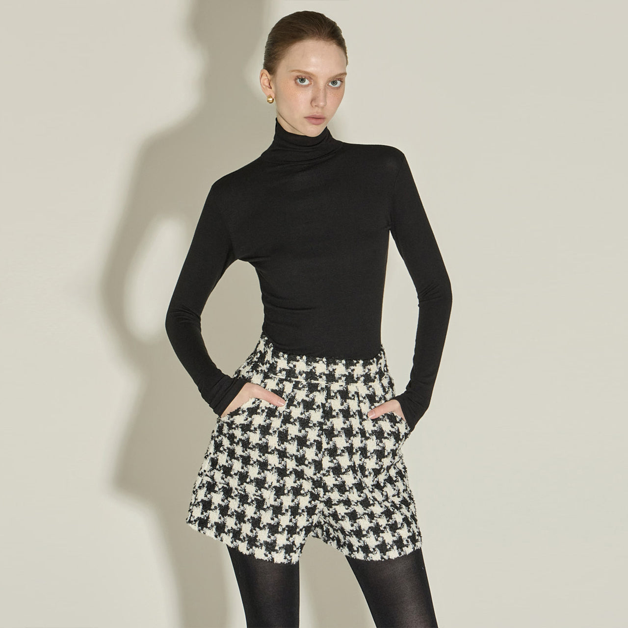 E4008 Turtleneck Top