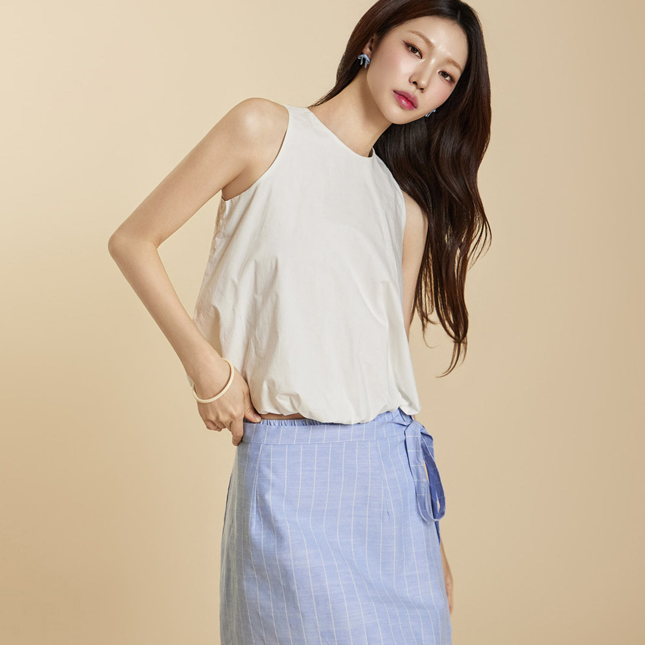 B3104 Balloon Sleeveless Blouse