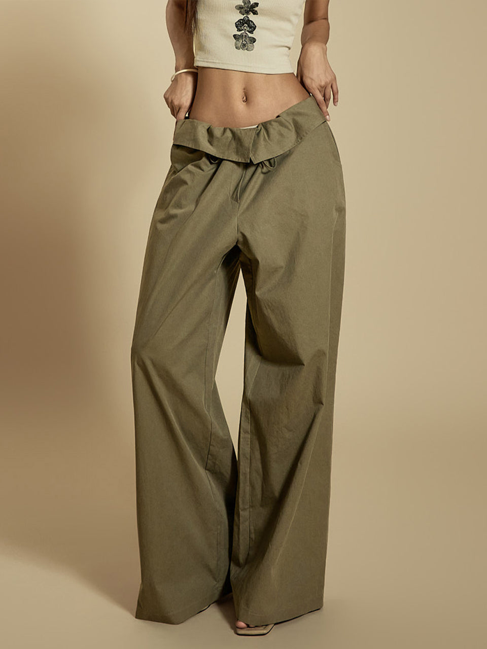 P3557 フォールドオーバーパンツ