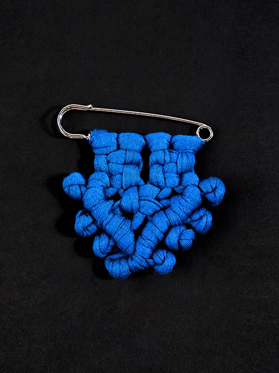 AB-183 Knitted Brooch