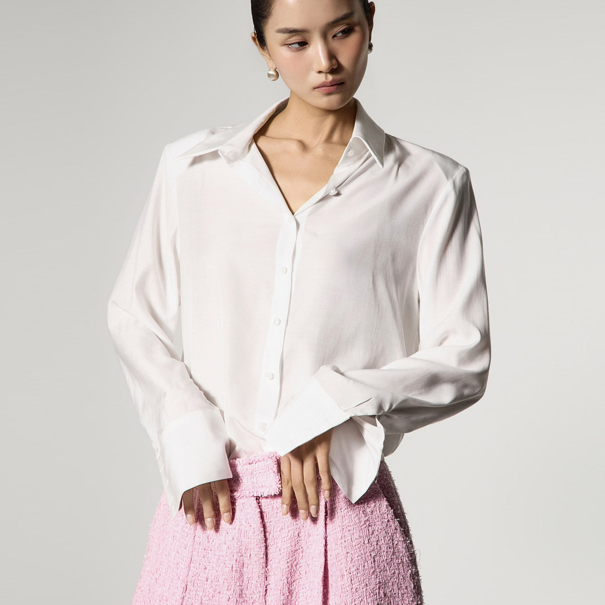 B2770 Shining Collar Shoulder Pad Blouse