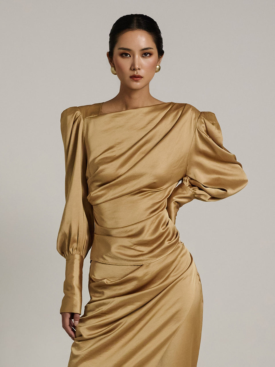 B2888 缎面垂坠衬衫