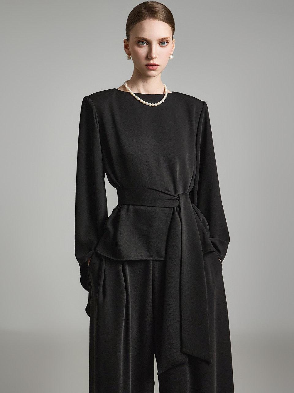 B3040 ストラップ付きブラウス