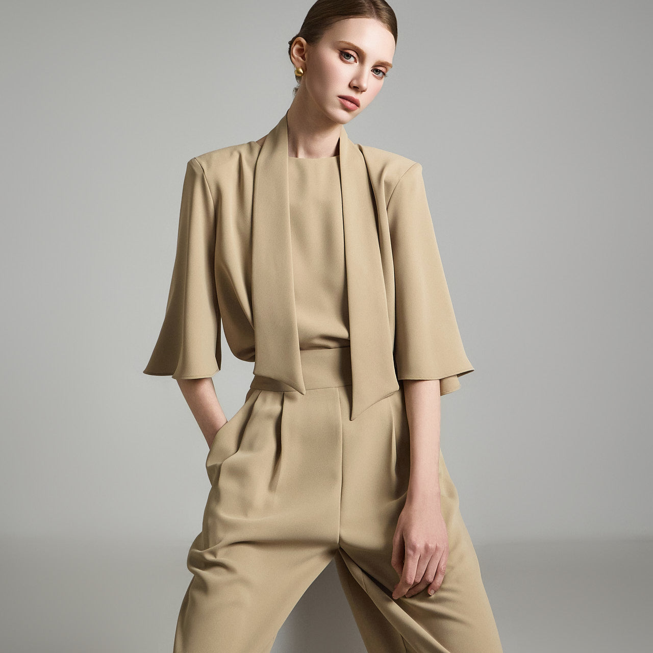 B3042 衬衫配围巾