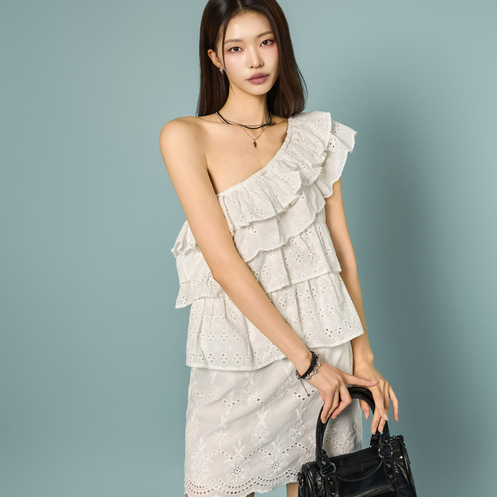 B3244 One-Shoulder Ruffle Blouse
