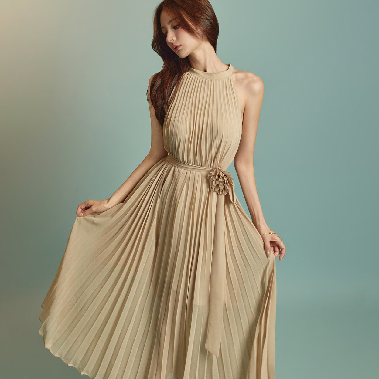 D5334 Sleeveless Dress with Strap