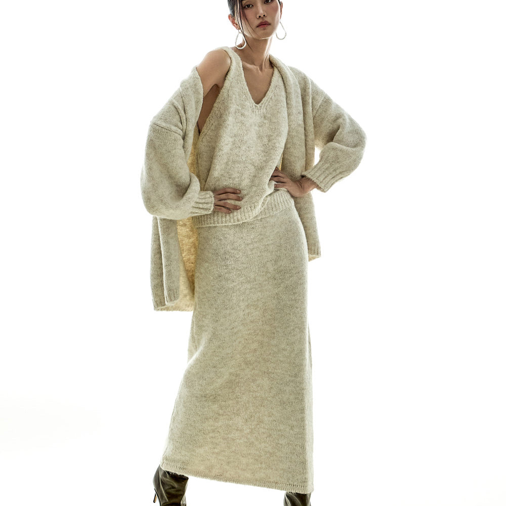 D5424 Knit Three-Piece