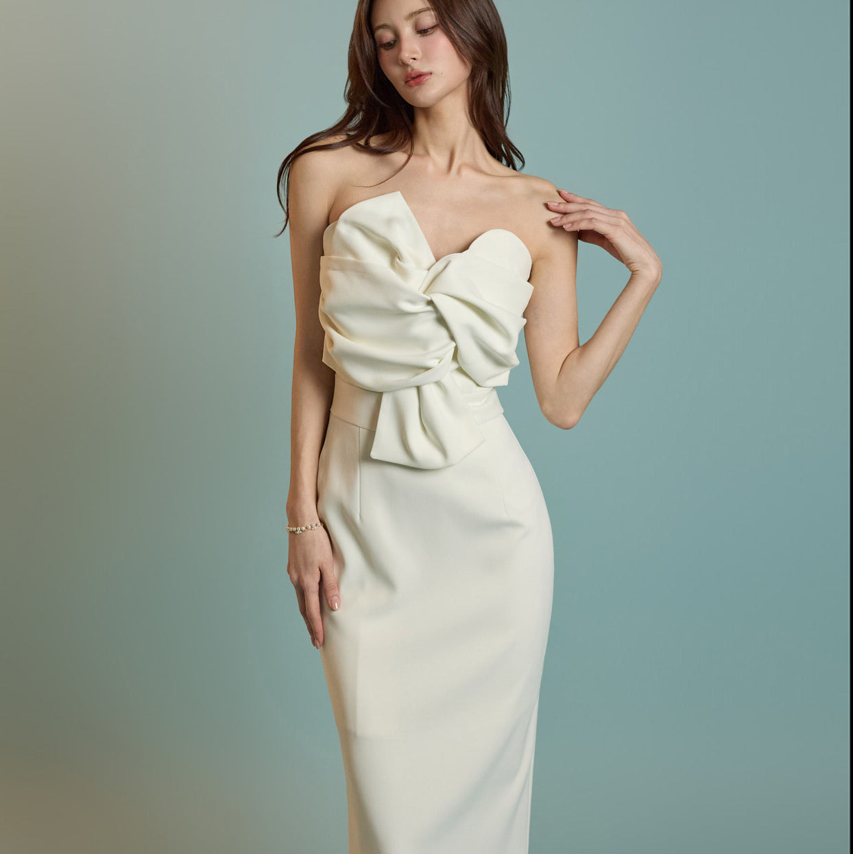 D9442 丝带扭花抹胸连衣裙