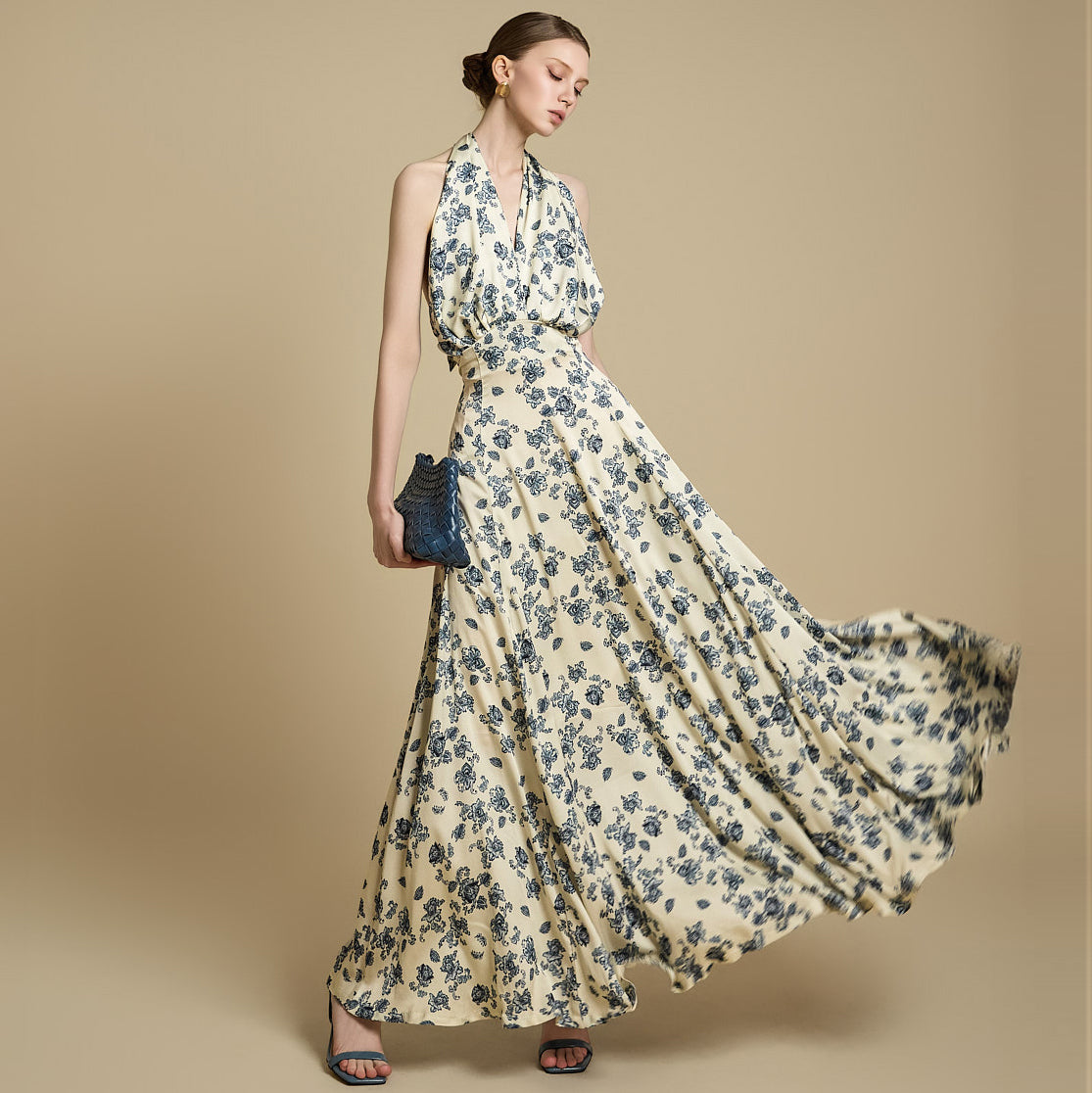 D9542 ホルターネックフラワードレス