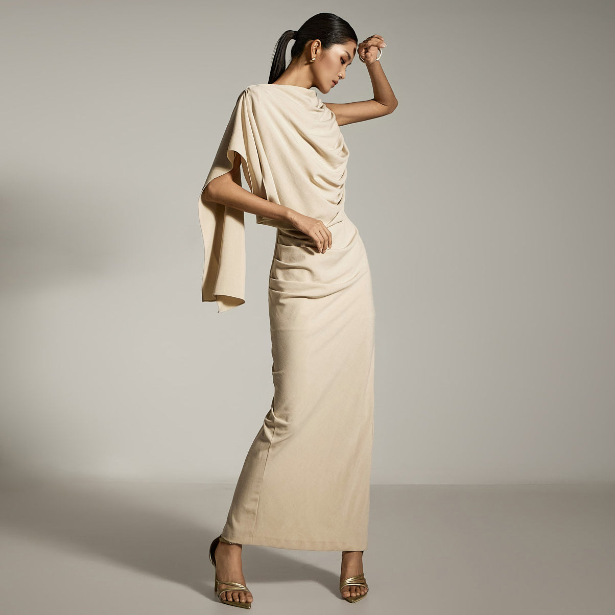 D9546 ドレープケープドレス