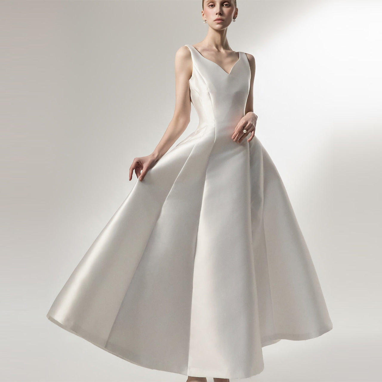 D9598 V-Neck Slim Flare Dress