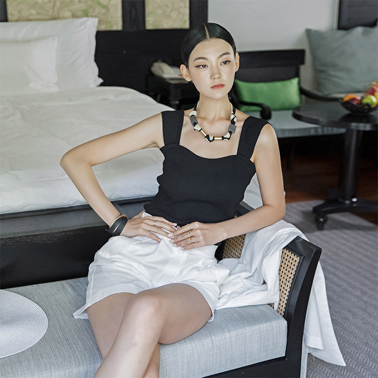 E2023 ハートネックノースリーブトップス