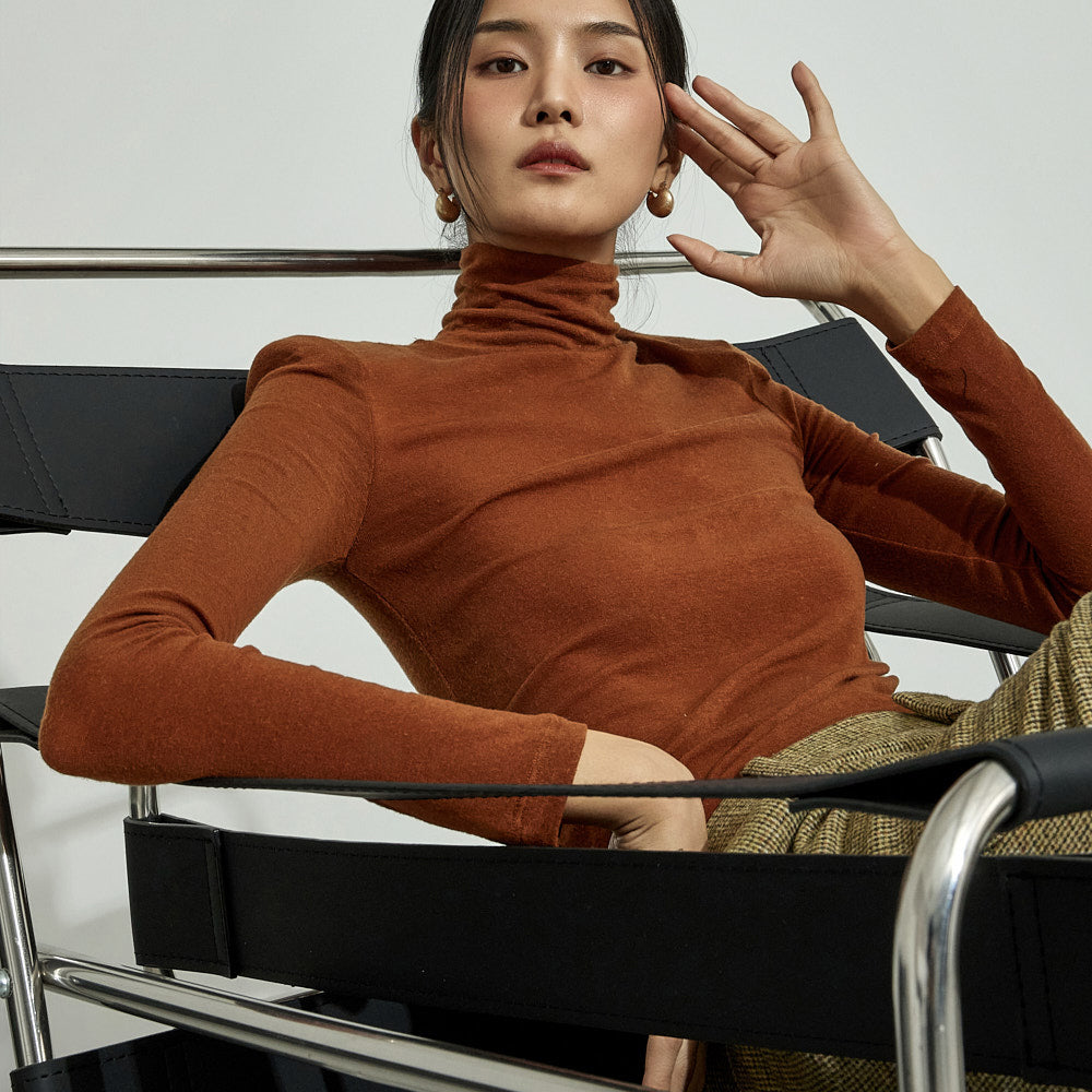 E2817 高领衬垫上衣