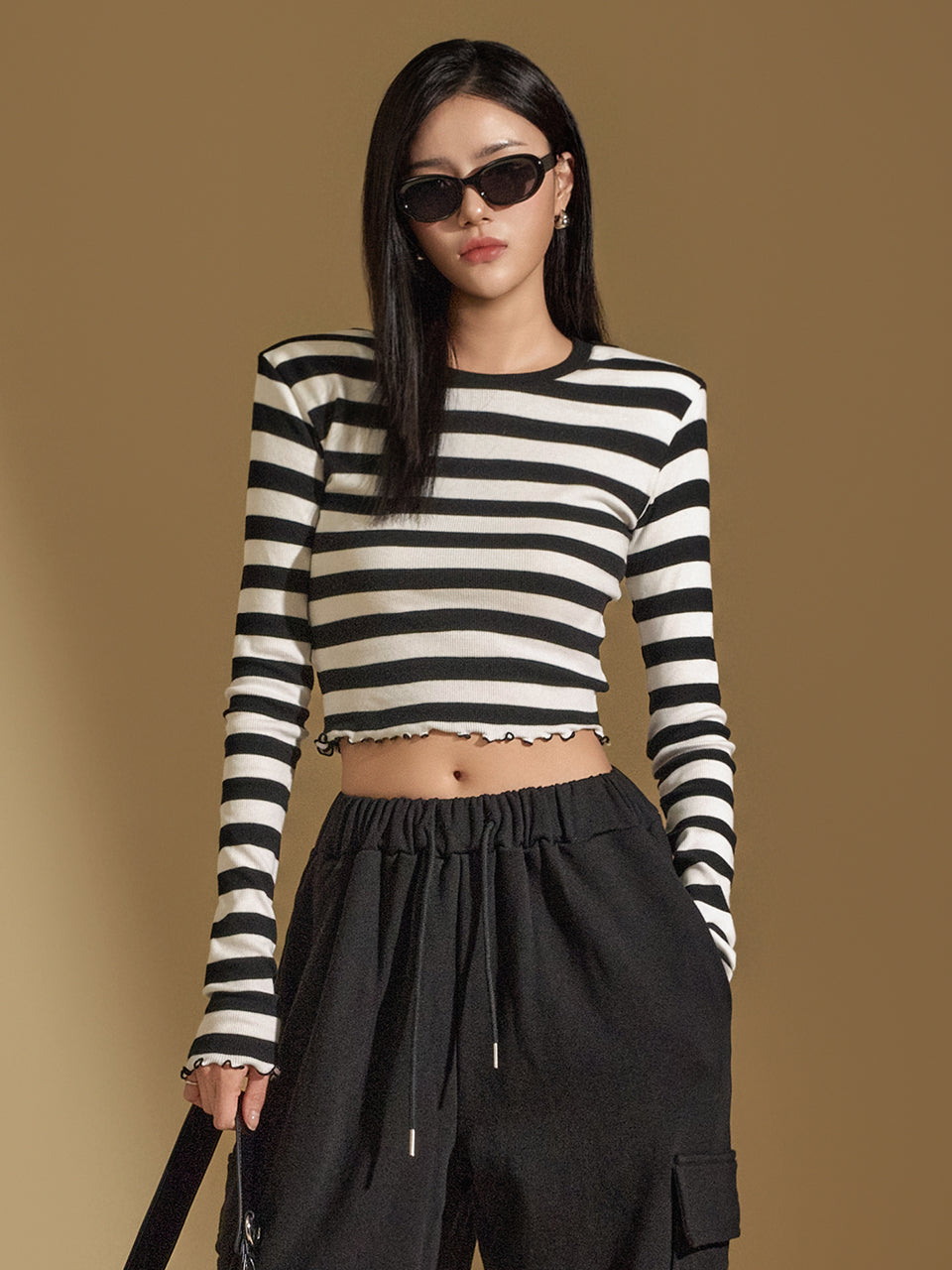 E3512 フリルクロップトップ