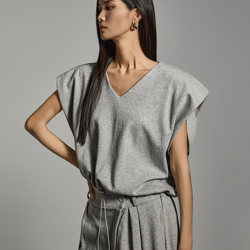 E3780 Vネックノースリーブトップス