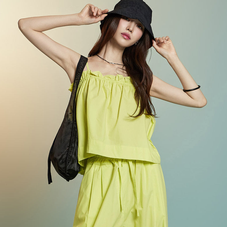 E3891 フリルノースリーブトップス