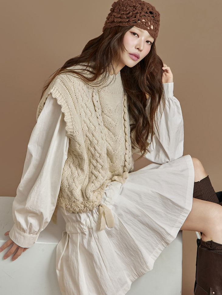 E3996 Cable Knit Vest