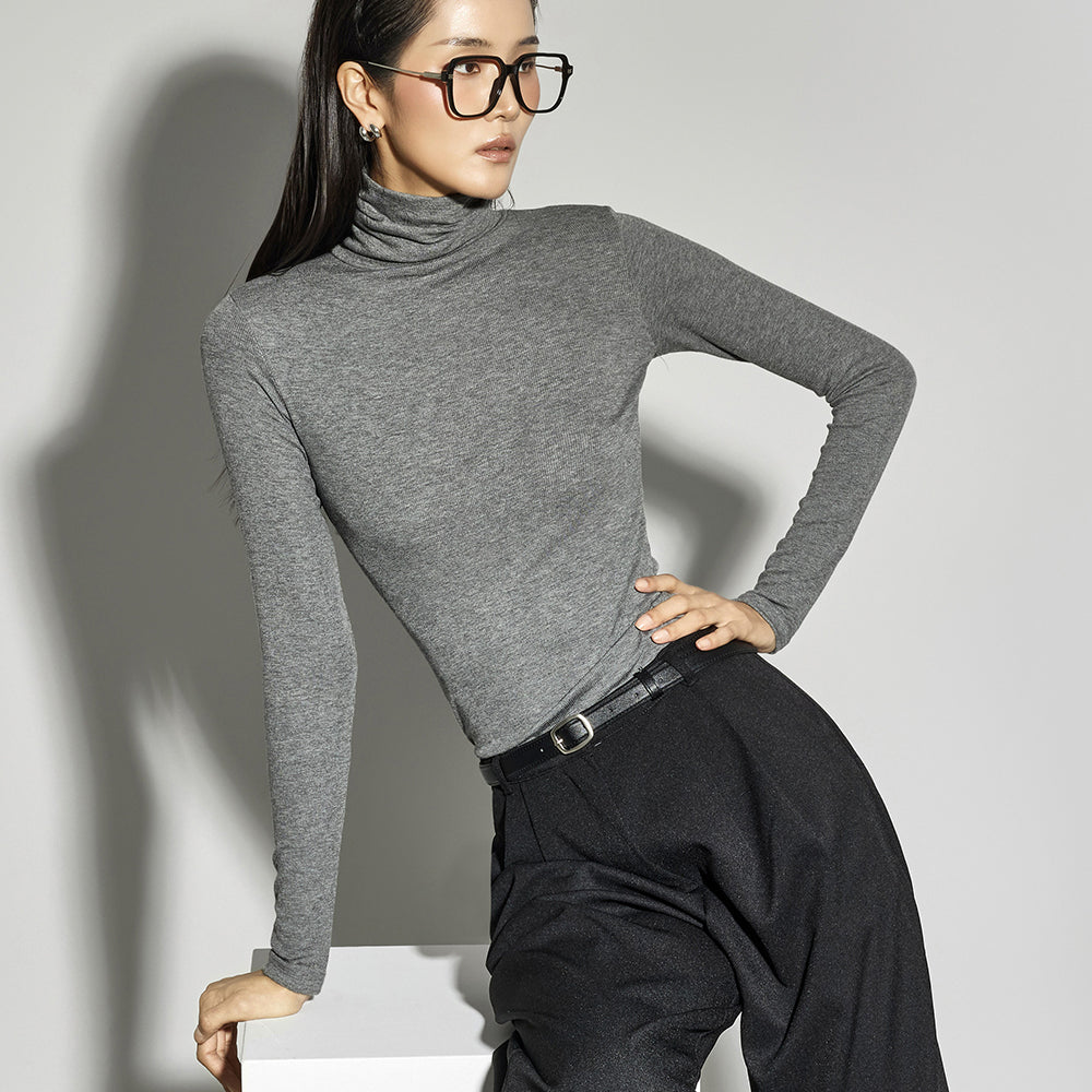 E4008 Turtleneck Top