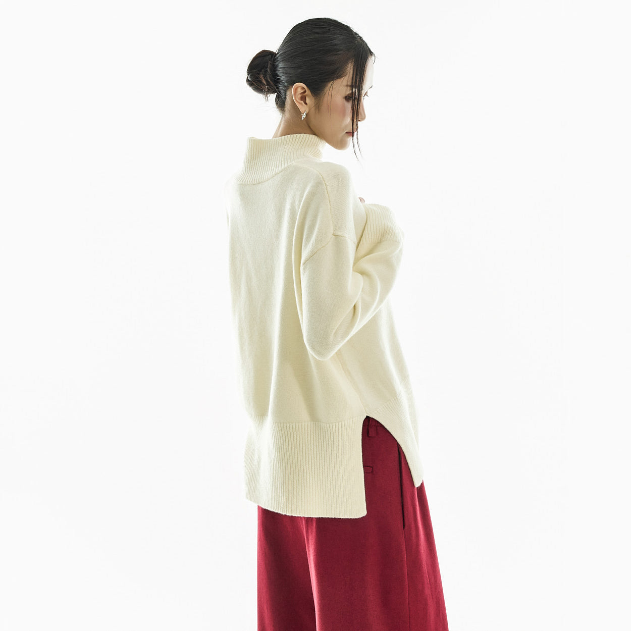 E4085 High-Neck Overfit Knit