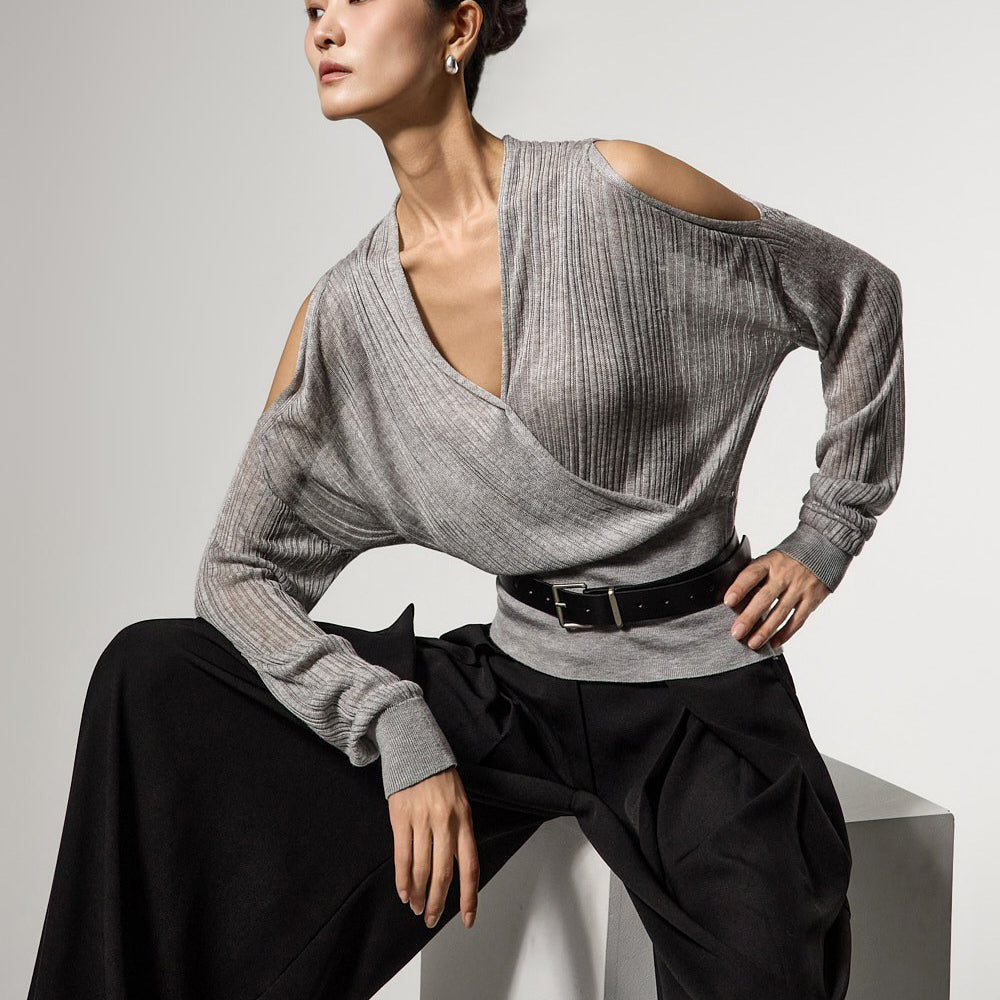 E4172 オフショルダーラップニット