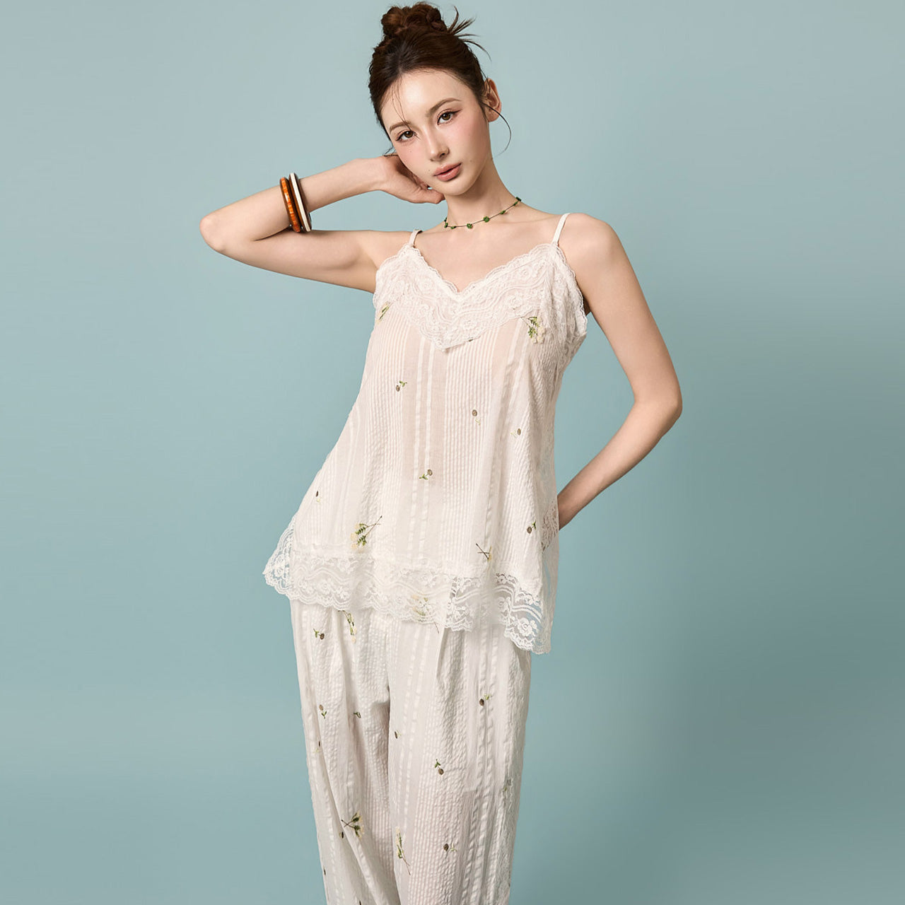 E4222 Lace Embroidered Sleeveless Top