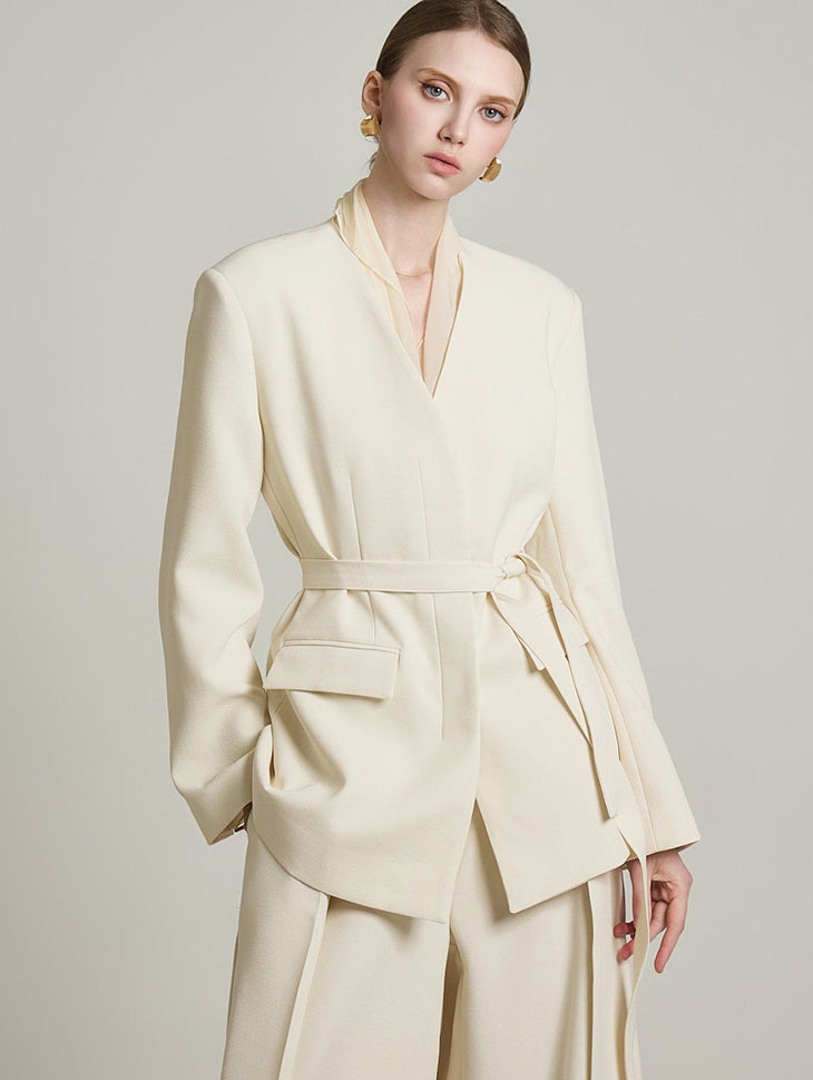 J2672 ストラップ付きノーカラージャケット