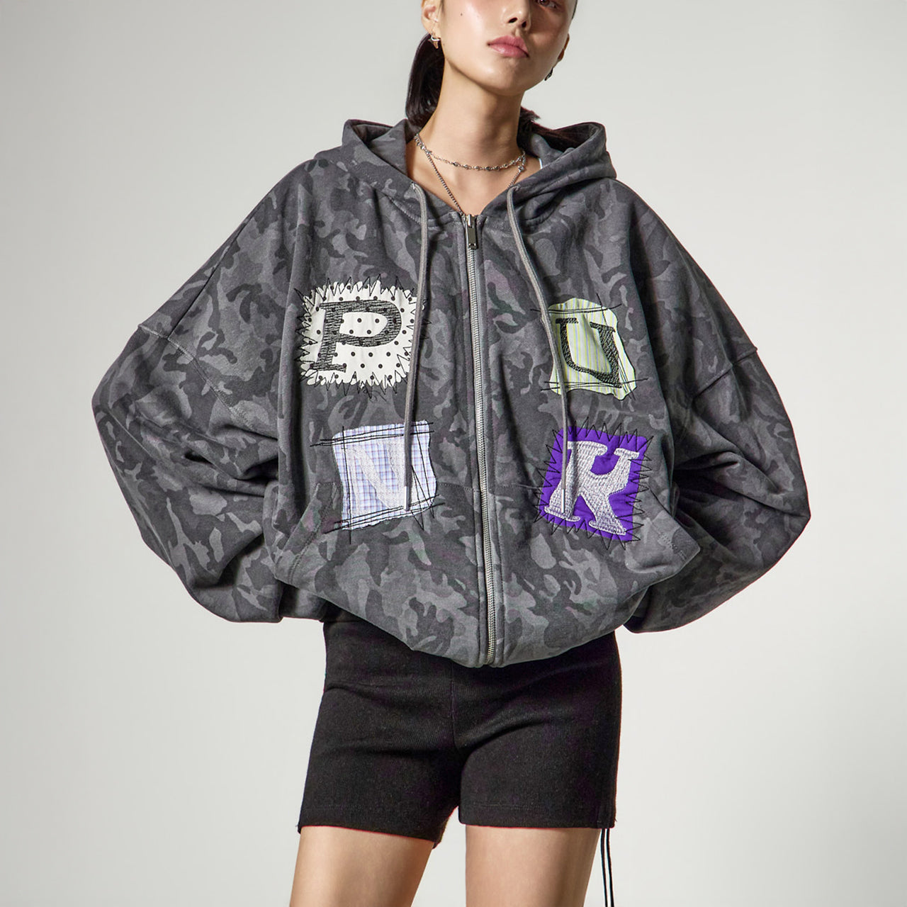 J3182 ジップアップフーディー