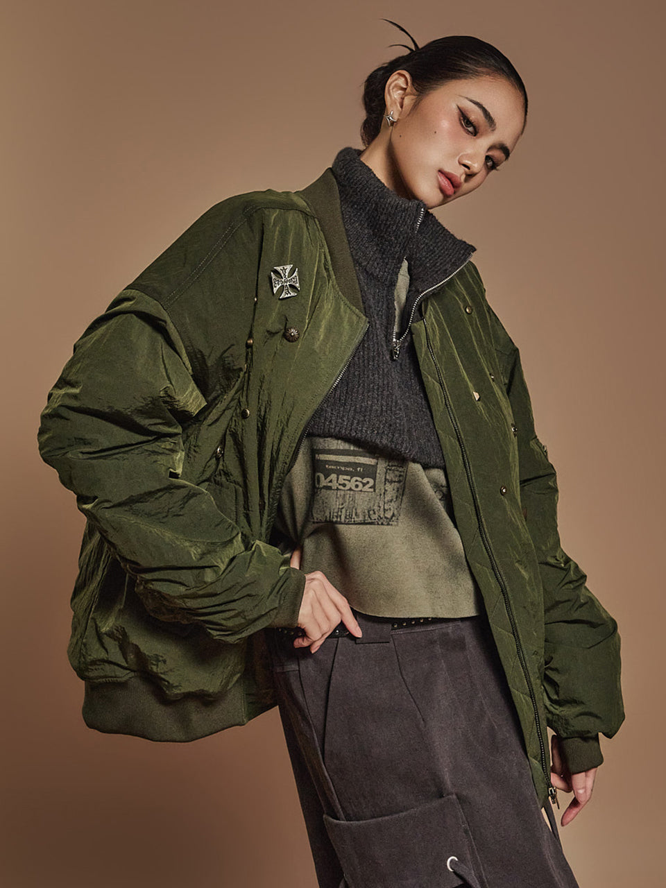 J2470 スタッドポイント ボンバージャケット