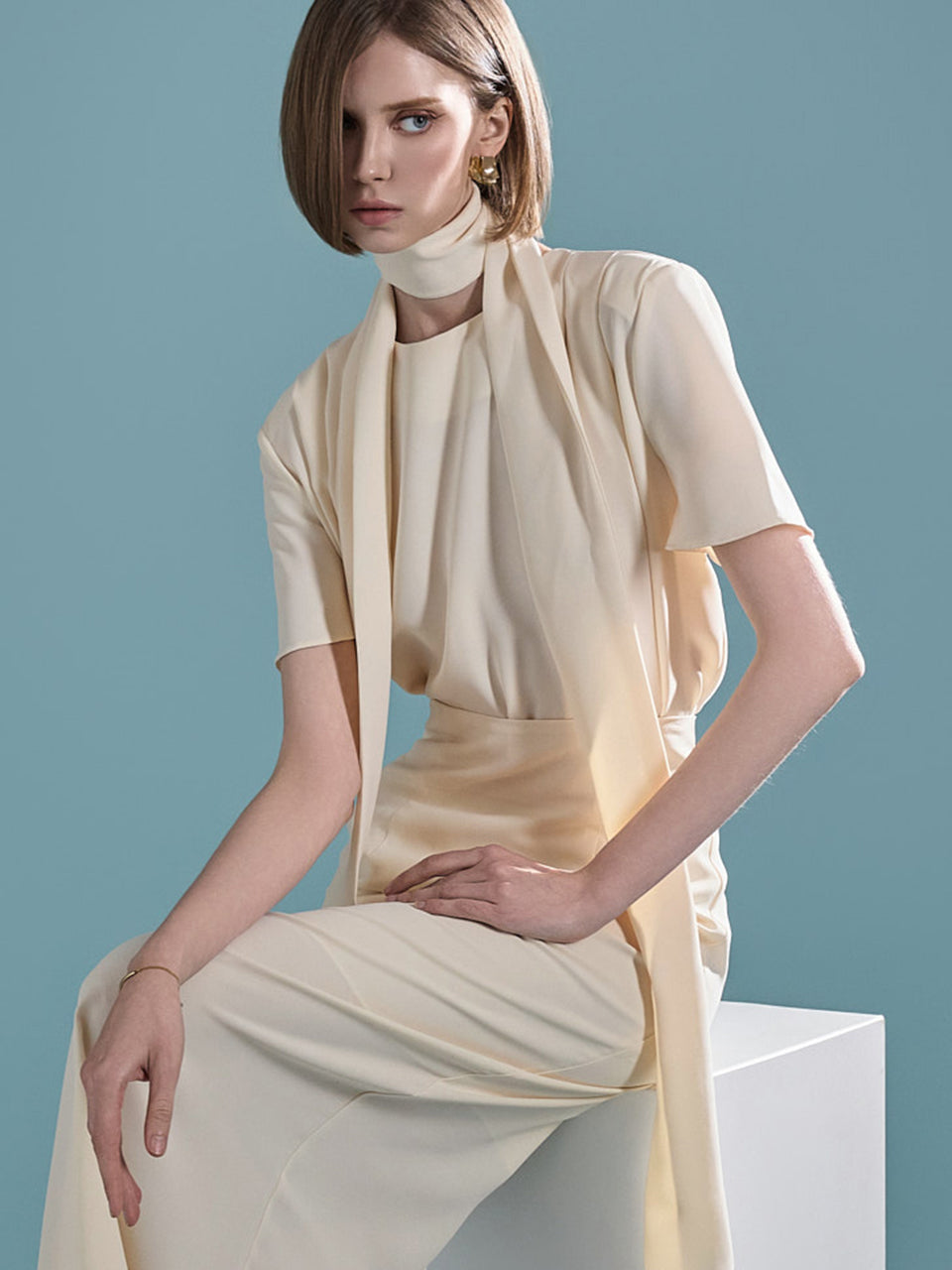 B2974 ストラップ付きブラウス