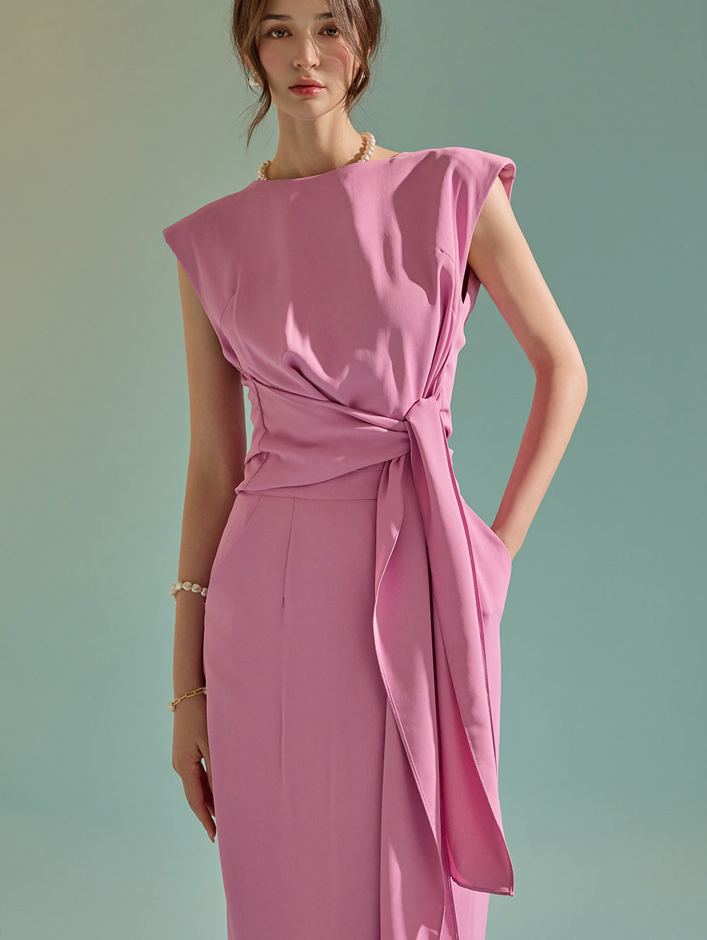 B2870 Strap Sleeveless Blouse