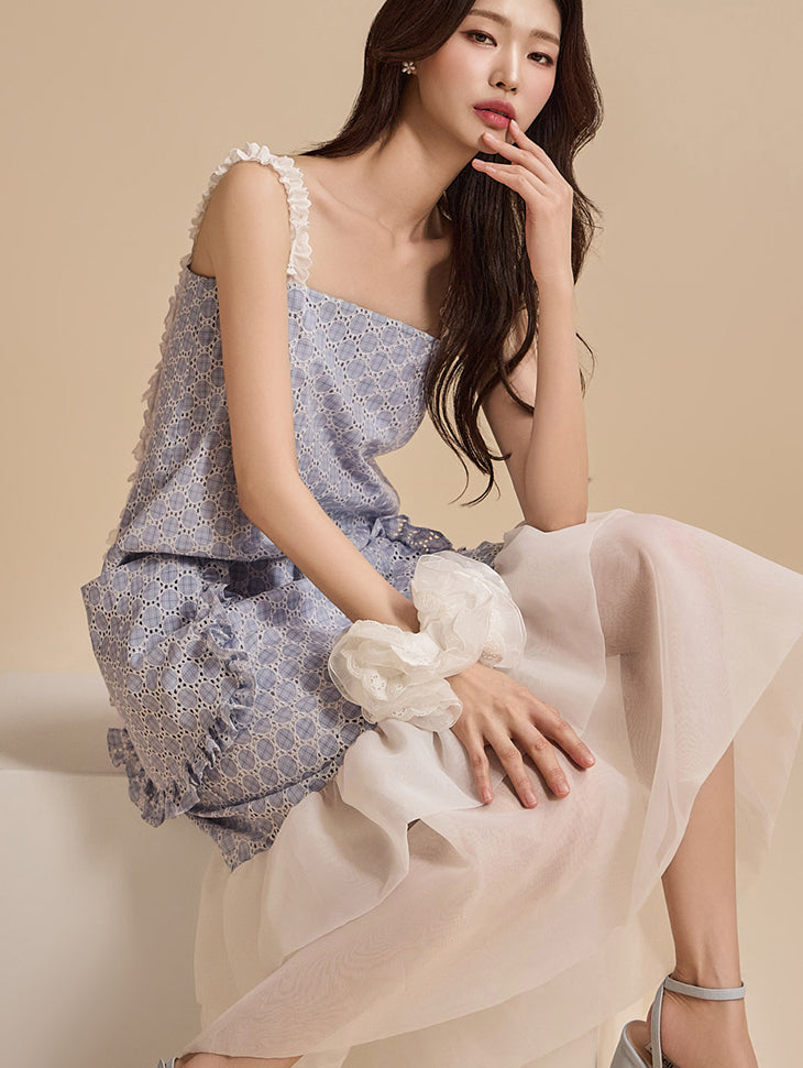 D5017 刺繍フリルワンピース