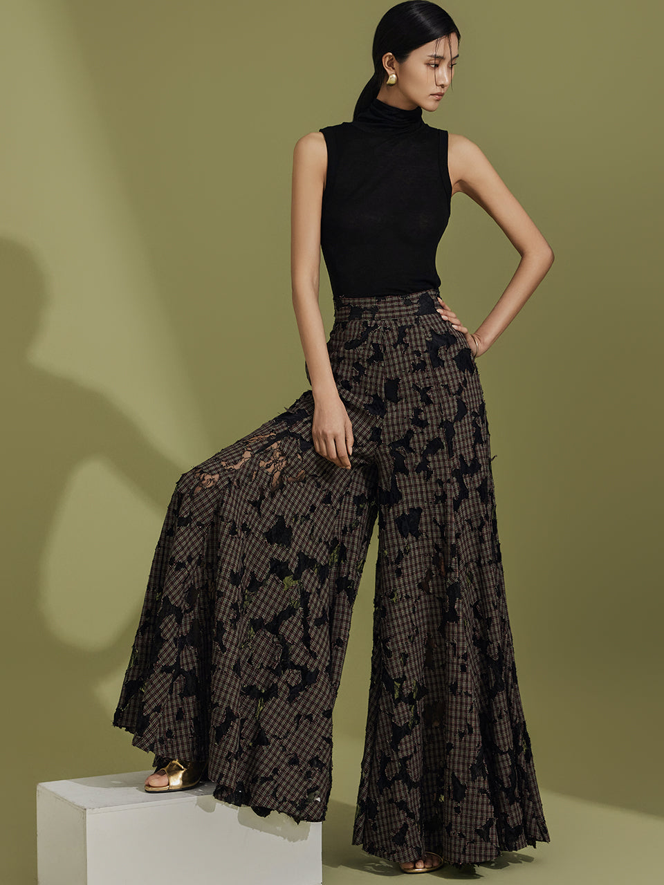 P9146 Plaid Lace Pants