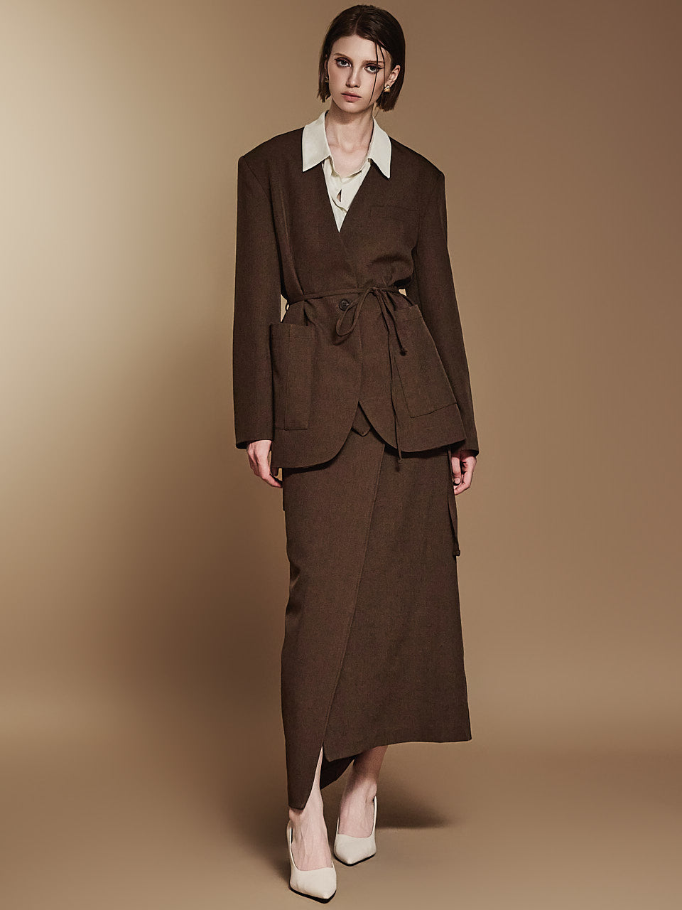 TP1943 ストラップ付きジャケットとスカートセット