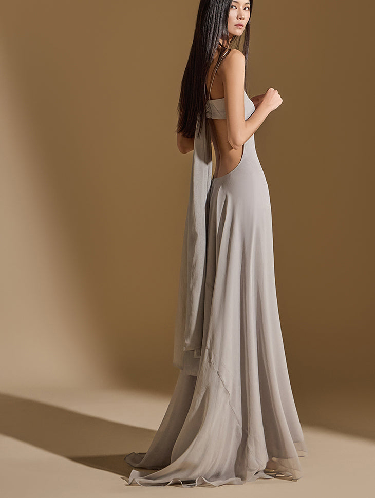 D4996 バックレスフリルドレス