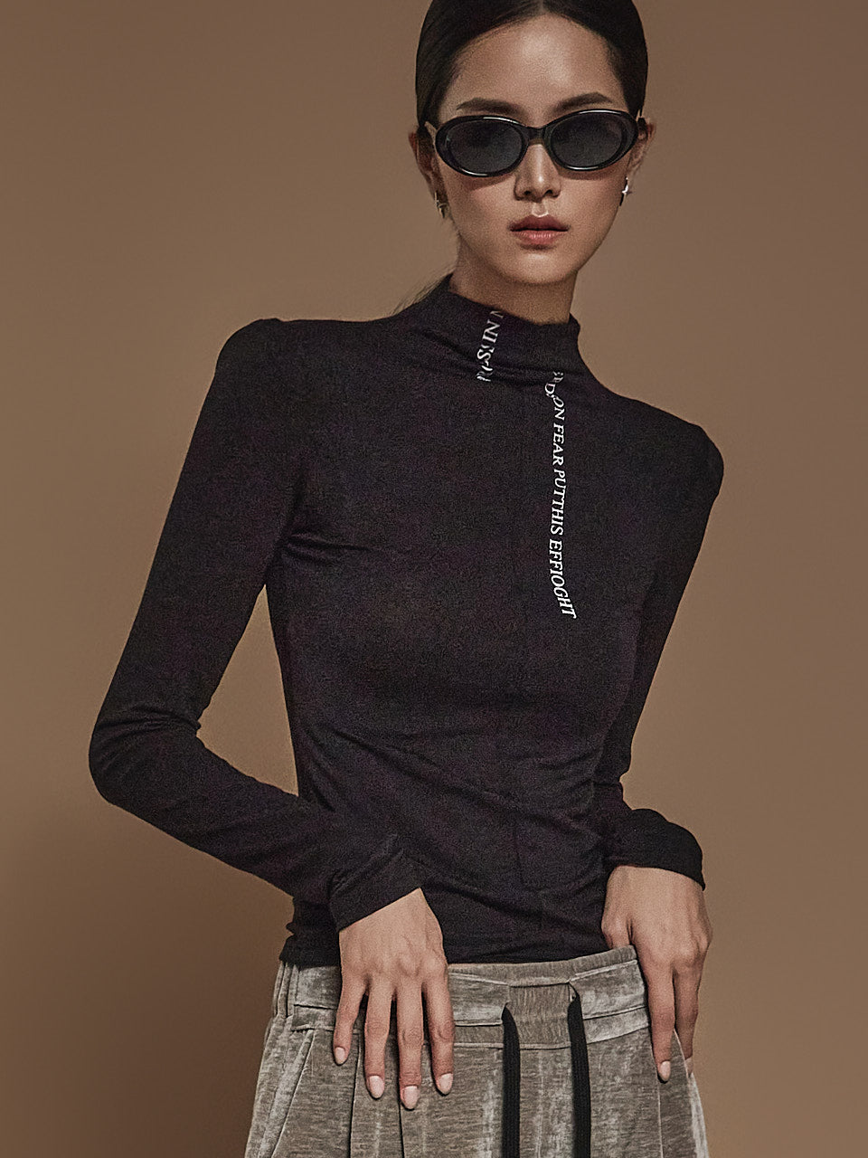 E3601 印花高领上衣